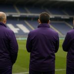 Stadionbeeld met de bank van RSC Anderlecht tijdens een wedstrijd in het Astridpark