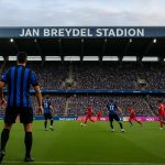 Sfeershot in het Jan Breydelstadion bij Club Brugge tegen Standard, zonder herkenbare gezichten.