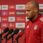 Vincent Kompany tijdens een persmoment bij Bayern München