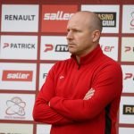 Trainer Sven Vandenbroeck van Zulte Waregem in een persmoment