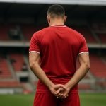 Dennis Praet van Royal Antwerp FC in stadioncontext op de Bosuil