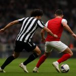 Sandro Tonali in actie in het middenveld voor Newcastle United tijdens een wedstrijd