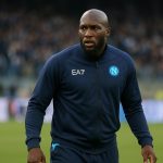 Romelu Lukaku bij Napoli tijdens een wedstrijdmoment langs de zijlijn