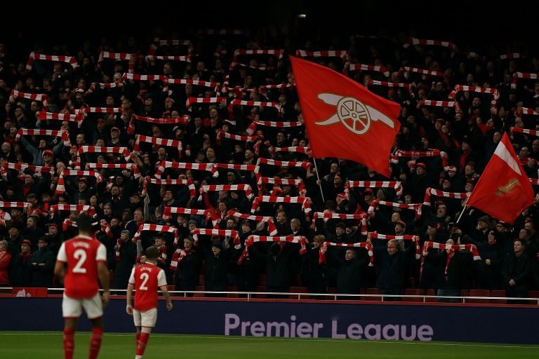 Sfeerbeeld in en rond een stadion bij een wedstrijd van Arsenal in de Premier League