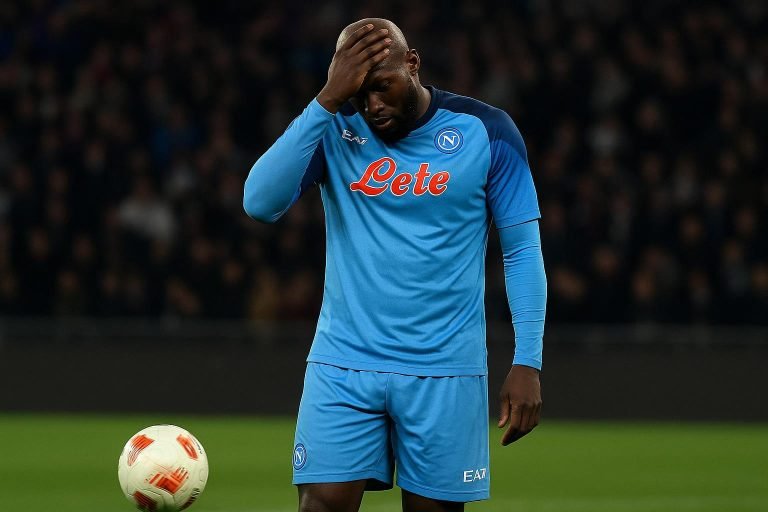 Romelu Lukaku reageert na een gemiste strafschop voor Napoli in de Coppa Italia