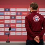 Vincent Kompany reageert op een vraag tijdens een persmoment bij Bayern München