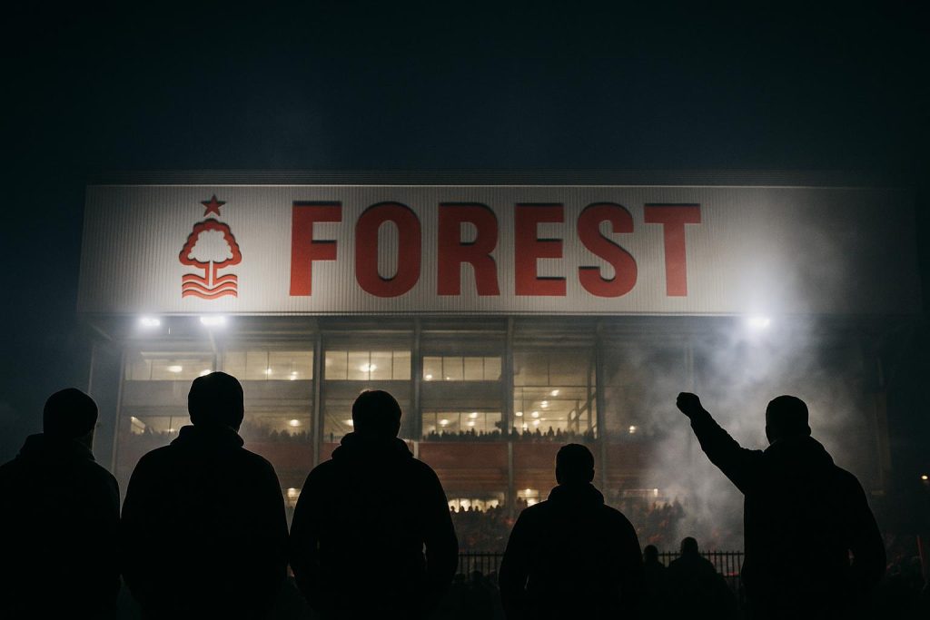 sels-nottingham-forest-ingrijpen-dyche-ontslag Sfeerbeeld rond het stadion van Nottingham Forest op een wedstrijddag