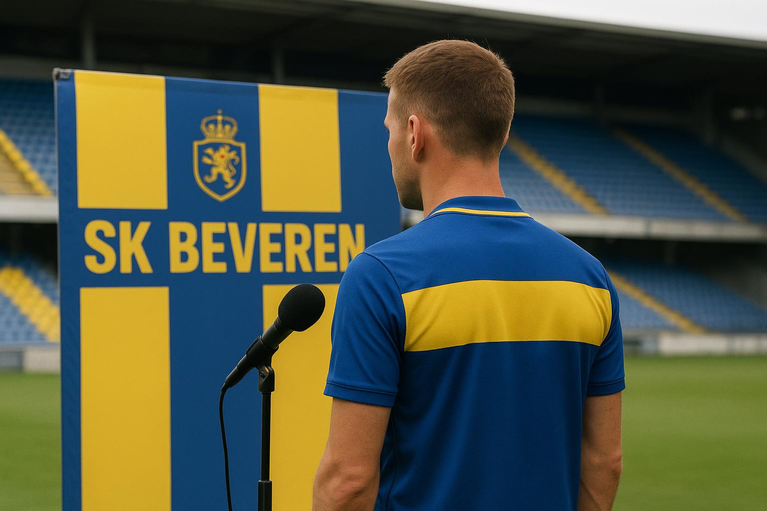 Bob Peeters van SK Beveren tijdens een moment langs het veld in aanloop naar mogelijke promotie