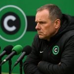Onur Cinel langs de zijlijn bij Cercle Brugge