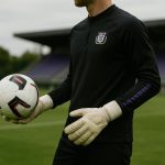 Doelman Bart Verbruggen in keepersactie tijdens een training