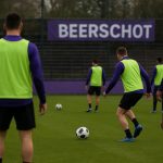 Spelers van Beerschot in aanloop naar de uitmatch bij KV Kortrijk