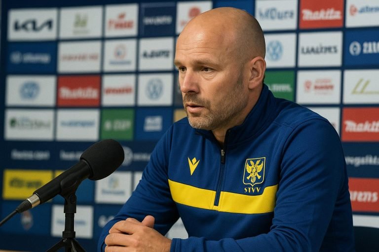 Wouter Vrancken van STVV tijdens een persmoment in aanloop naar de match tegen Zulte Waregem