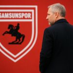 Thorsten Fink in trainerscontext langs de zijlijn