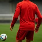 Cyril Ngonge in trainingscontext, gelinkt aan zijn ambitie om terug bij de Rode Duivels te raken