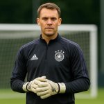 Manuel Neuer in Bayern-trainingssfeer, met focus op het keepersdossier rond Duitsland.