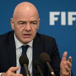 Gianni Infantino reageert in een perscontext na een vermeend racisme-incident rond Vinícius Júnior
