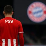 Paul Wanner in actie in een wedstrijdcontext, met PSV-kleuren en een neutrale stadionachtergrond