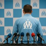 Sfeerbeeld in het stadion van Olympique Marseille bij de aankondiging van een nieuwe trainer