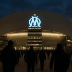 Sfeershot rond het stadion van Olympique Marseille tijdens aanhoudende onrust bij de club