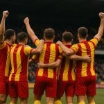 Spelers van KV Mechelen vieren samen na een wedstrijd in de Jupiler Pro League