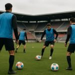 Spelers van Eintracht Frankfurt op training in een Bundesliga-stadion
