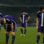 Teleurgestelde spelers van RSC Anderlecht in het Lotto Park na de nederlaag tegen Cercle Brugge
