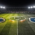 Speeldag 30 JPL analysebeeld met Club Brugge als winnaar en KRC Genk als verliezer, in een strak datavisueel stadionkader.