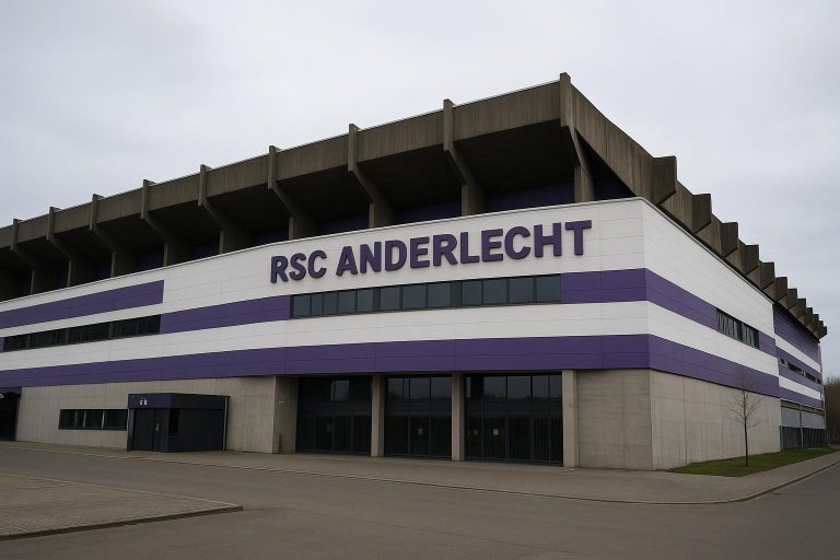 Sfeerbeeld rond het stadion van RSC Anderlecht in Brussel