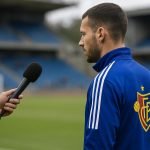 Julien Duranville in trainingsoutfit, in aanloop naar een interviewmoment.