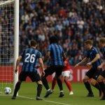 Een wedstrijdbeeld in de Jupiler Pro League met Club Brugge in actie, in de context van de strijd om de topschutterstitel