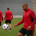 Een speler van de Rode Duivels op training met focus, in aanloop naar een interlandperiode.