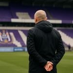 Jérémy Taravel langs de zijlijn bij RSC Anderlecht in het Lotto Park