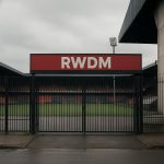 Stadionomgeving van RWDM in Molenbeek in een sfeer van onzekerheid