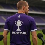 Paars wedstrijdshirt van RSC Anderlecht met verwijzing naar de bekerfinale tegen Union
