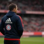 Vincent Kompany als coach van Bayern München langs de zijlijn