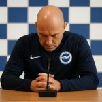 Fabian Hürzeler, trainer van Brighton, tijdens een persmoment.