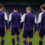 Spelers van Beerschot op het veld op het Kiel