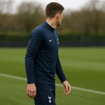 Micky van de Ven van Tottenham Hotspur tijdens een trainingsmoment