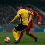 Arthur Piedfort in actie bij KVC Westerlo tijdens een wedstrijdmoment op het middenveld