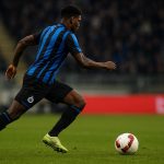 Hans Vanaken van Club Brugge op het veld tijdens een wedstrijd, in wedstrijdcontext zonder herkenbare gezichten.