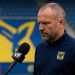 Wouter Vrancken als coach van STVV langs de zijlijn in het stadion van Stayen.