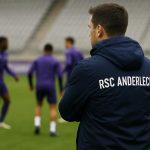 Jérémy Taravel langs de lijn bij Anderlecht in aanloop naar het duel met Club Brugge