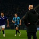 Jérémy Taravel langs de zijlijn tijdens Club Brugge tegen RSC Anderlecht in het Jan Breydelstadion