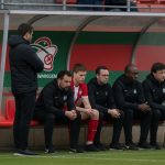 Sfeerbeeld aan de zijlijn bij Zulte Waregem tijdens een wedstrijd