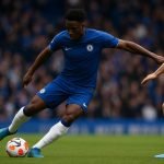 Roméo Lavia in actie voor Chelsea tijdens een wedstrijd