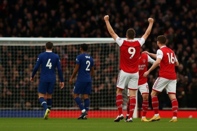 Spelers van Arsenal vieren een doelpunt tegen Chelsea in de Premier League
