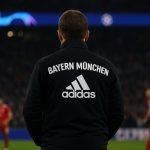Vincent Kompany langs de zijlijn als coach van Bayern München in de Champions League