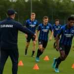 Spelers van Club Brugge werken aan defensieve organisatie op training