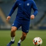 Enzo Fernández van Chelsea tijdens een trainingsmoment in aanloop naar een Champions League-duel
