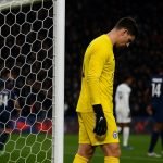 Chelsea-doelman Filip Jörgensen in het Parc des Princes na de nederlaag tegen PSG